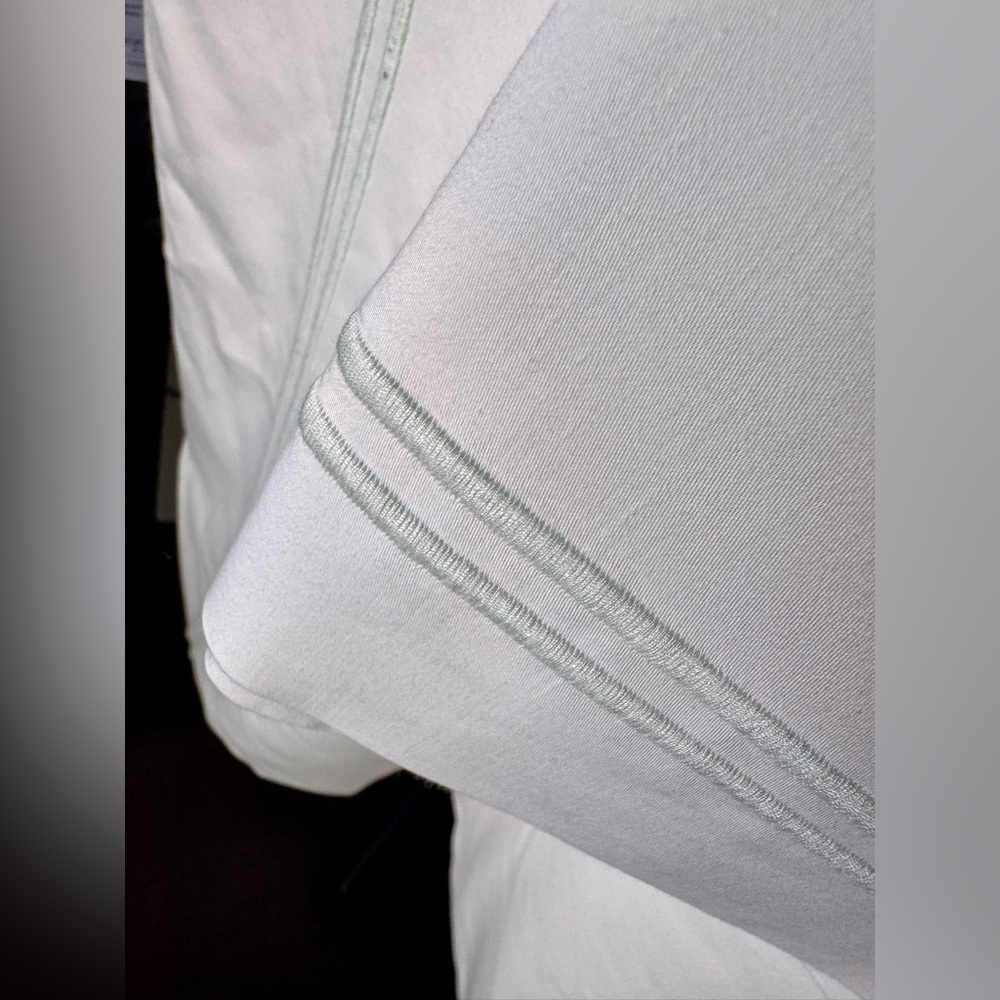 Italian Hotel Collection Duvet w/Shams, Queen - Picture 5 of 10